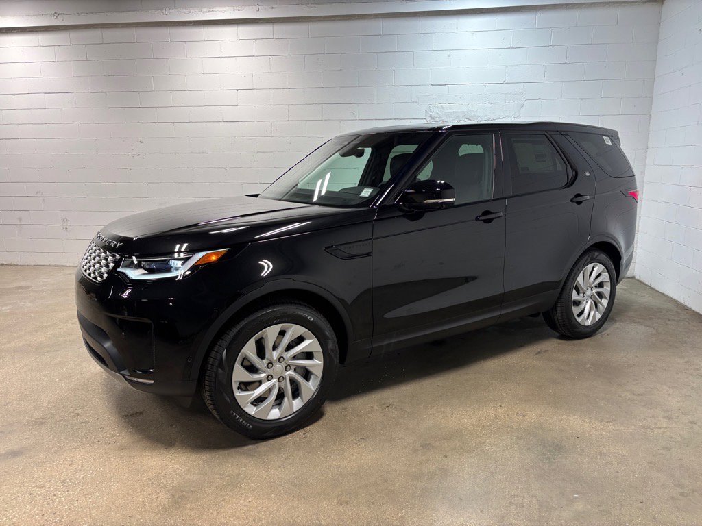 Used 2025 Land Rover Discovery S image 1