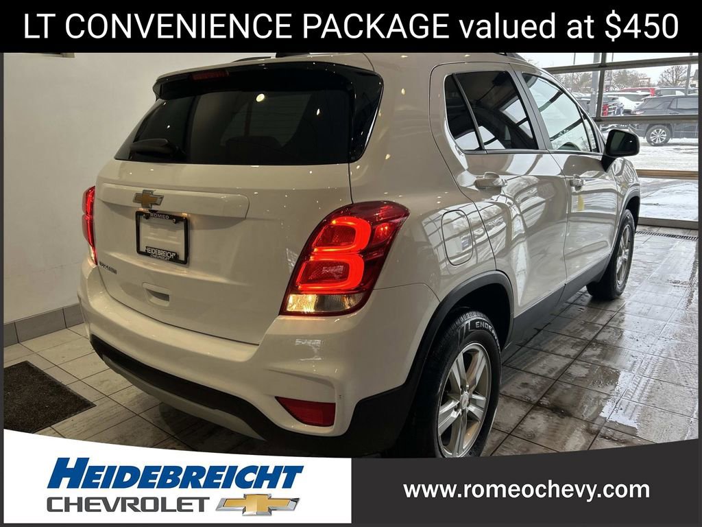 Used 2022 Chevrolet Trax LT w/ LT Convenience Package image 3