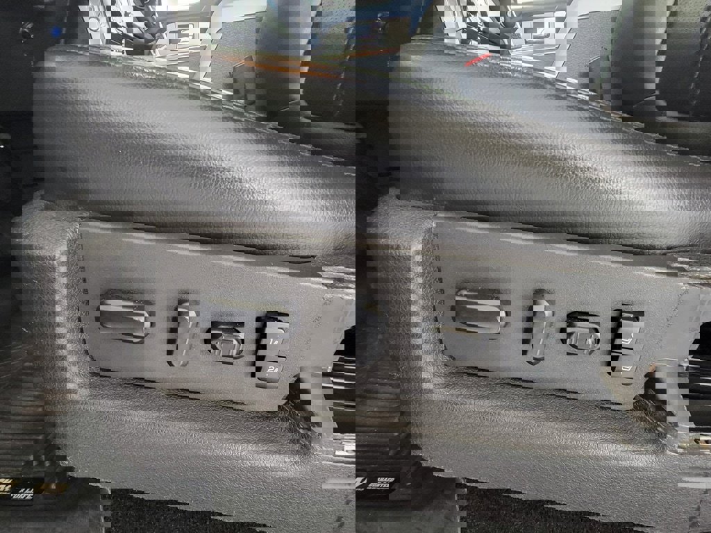 Used 2014 Ford F150 FX4 w/ Equipment Group 402A Luxury image 17