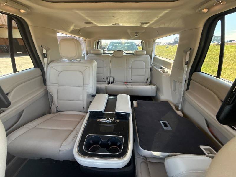 Used 2018 Lincoln Navigator L Reserve w/ Technology Package AWD/4WD image 9