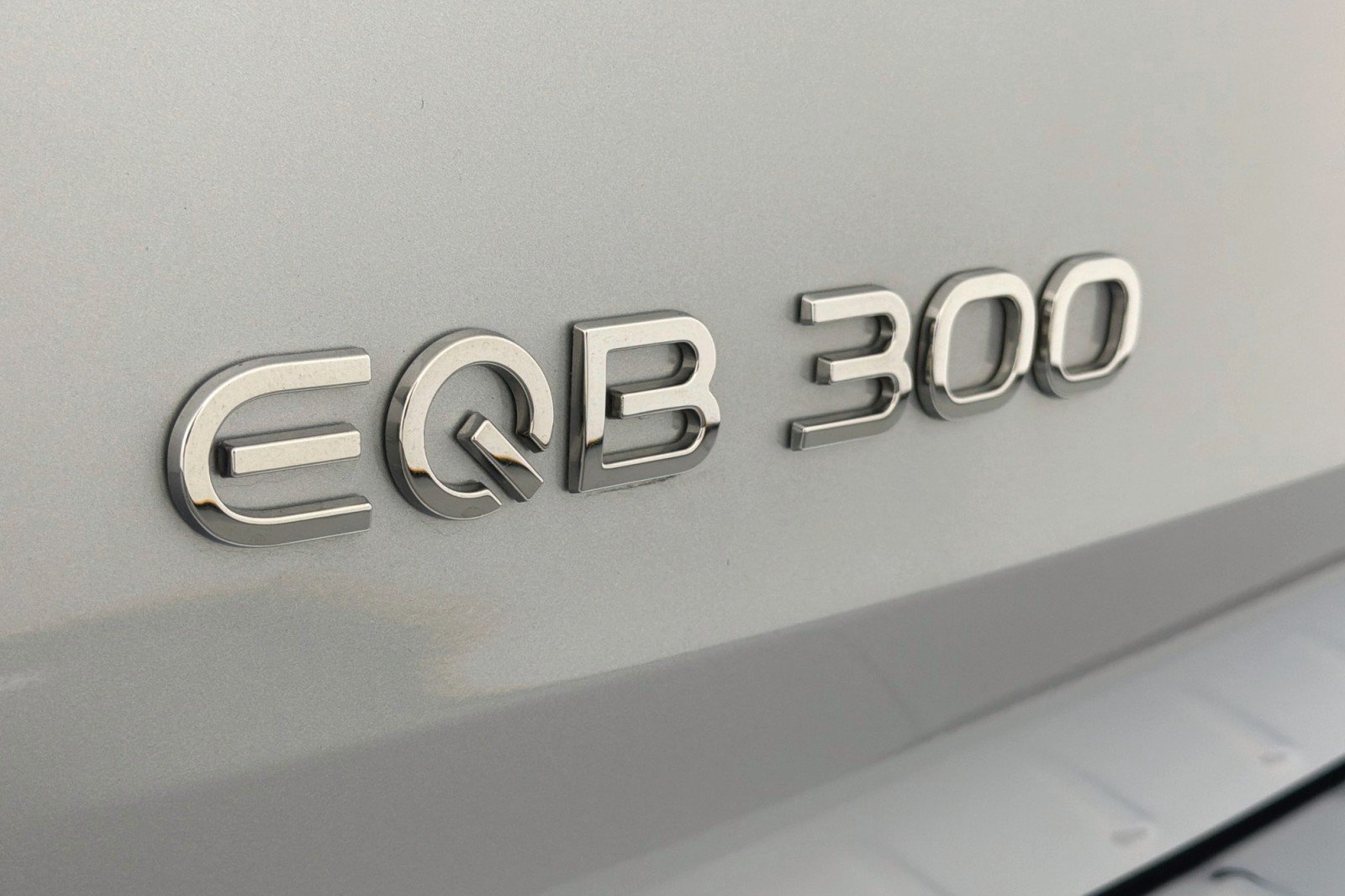 Certified 2024 Mercedes-Benz EQB 300 4MATIC image 10