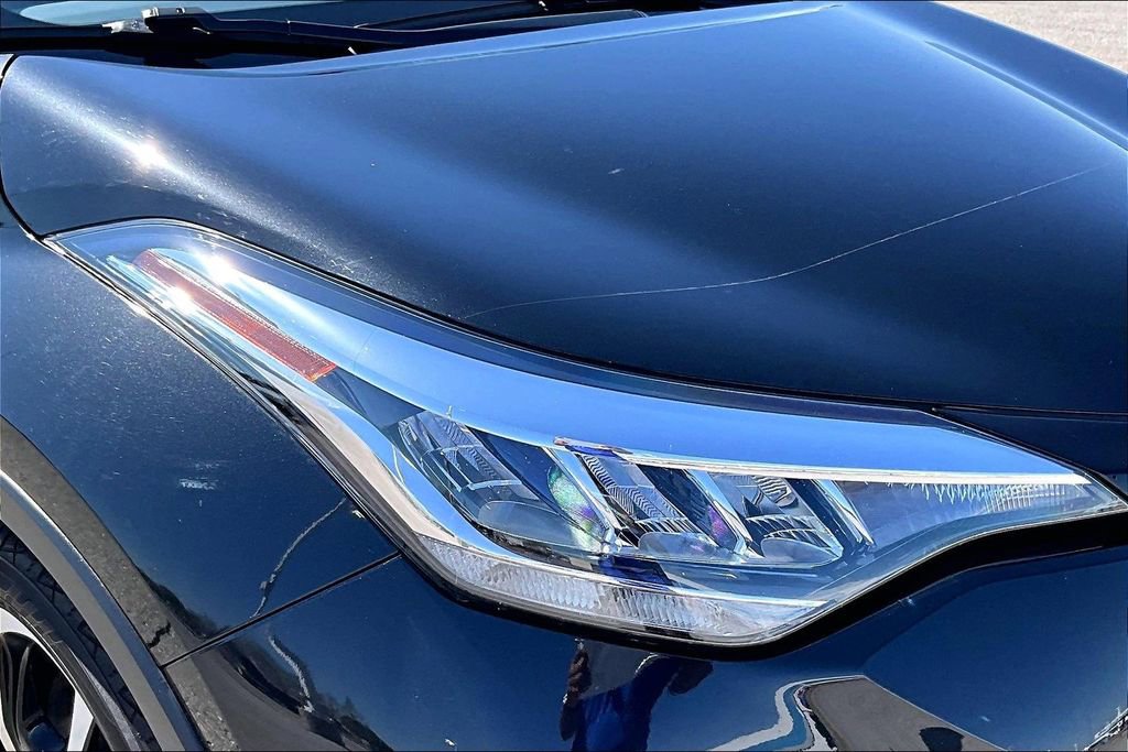 Used 2021 Toyota C-HR XLE image 28