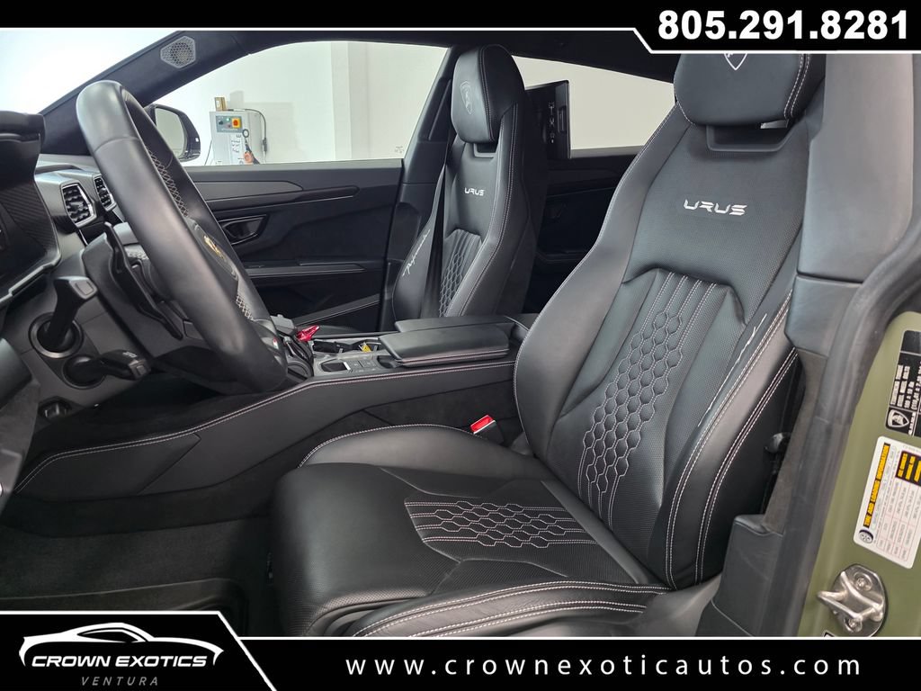 Used 2024 Lamborghini Urus Performante AWD/4WD image 24