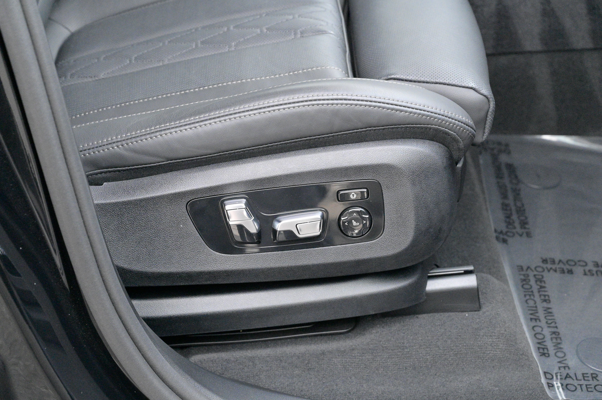 Used 2025 BMW ALPINA XB7 image 61