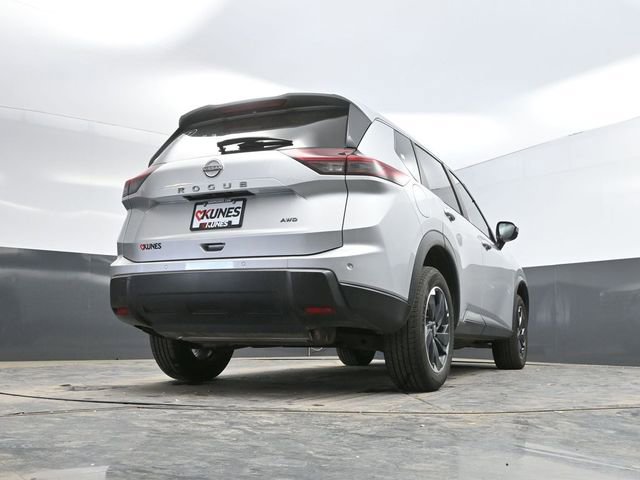Used 2025 Nissan Rogue SV AWD/4WD image 52