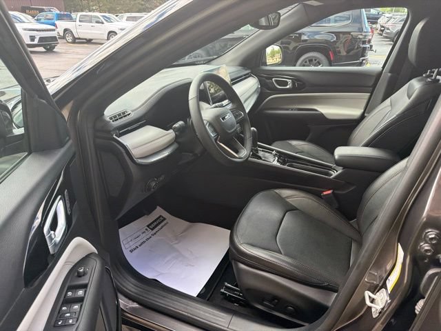 Used 2023 Jeep Compass Limited w/ Elite Group AWD/4WD image 14