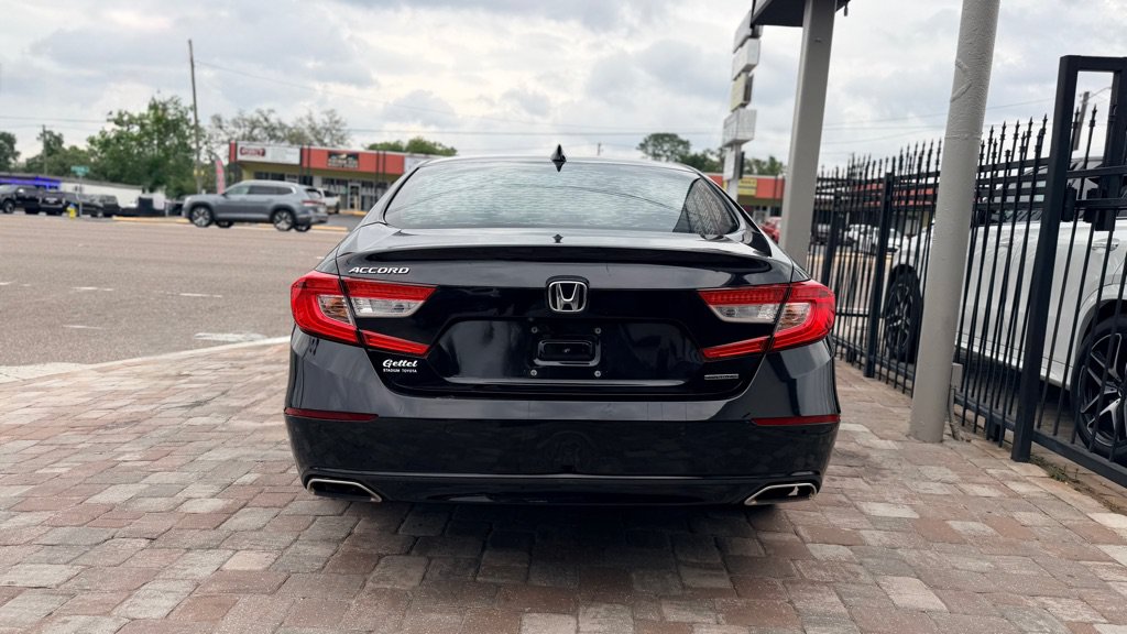 Used 2018 Honda Accord Touring image 11