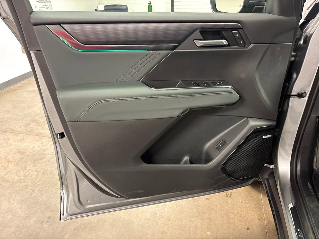 New 2026 GMC Acadia AT4 w/ Luxury Package AWD/4WD image 22