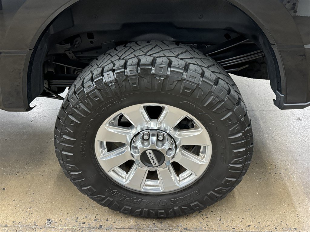 Used 2022 Ford F350 Platinum w/ FX4 Off-Road Package AWD/4WD image 9
