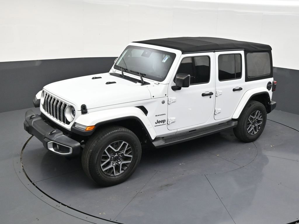 Used 2024 Jeep Wrangler Sahara image 12