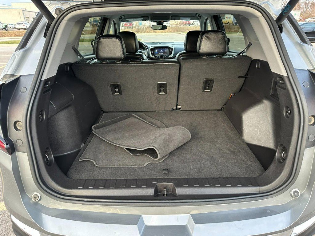 Used 2024 GMC Terrain SLT image 5