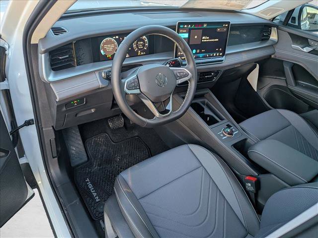 New 2026 Volkswagen Tiguan SE image 3