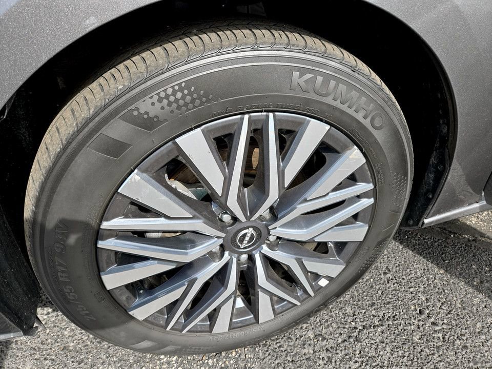 Used 2025 Nissan Altima 2.5 SV image 35