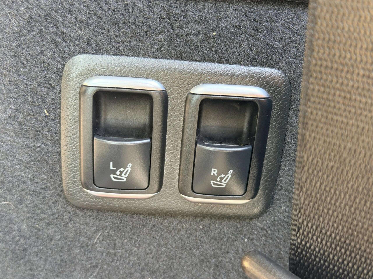 Used 2017 Mercedes-Benz GLS 450 4MATIC image 31