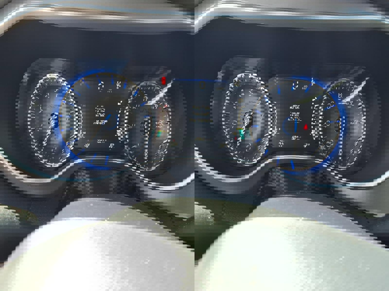 Used 2023 Chrysler Pacifica Touring-L image 10