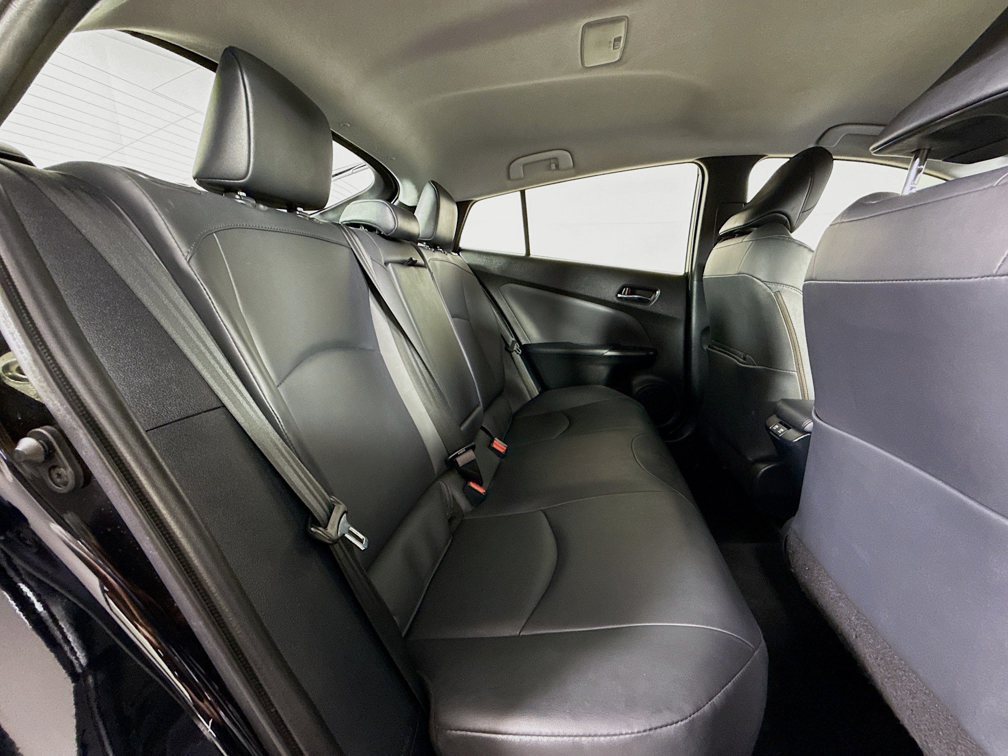 Used 2022 Toyota Prius XLE FWD image 33