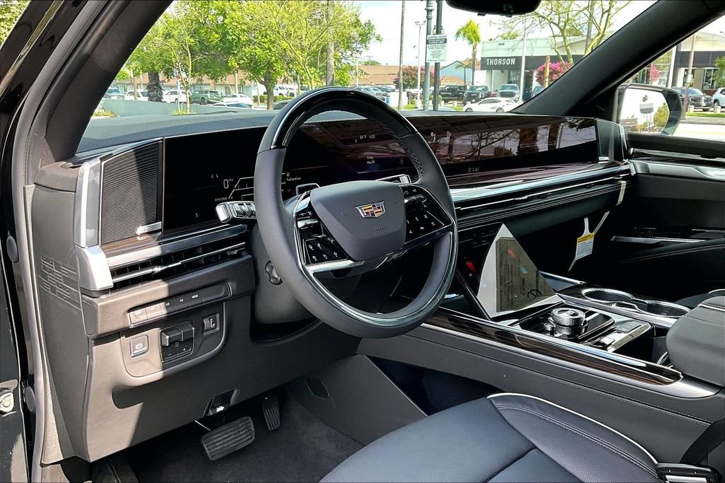 New 2026 Cadillac Escalade Luxury w/ LPO, Floor Liner Package AWD/4WD image 9