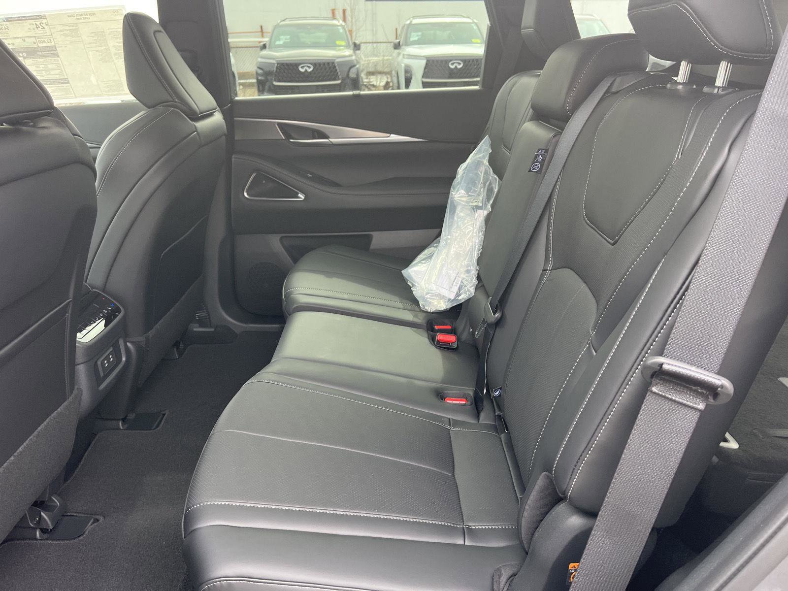 New 2026 INFINITI QX60 Luxe w/ Cargo Package image 12