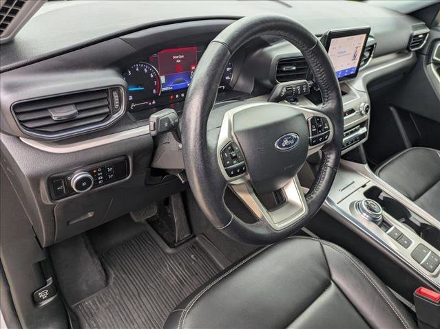 Used 2023 Ford Explorer XLT w/ Equipment Group 202A image 9