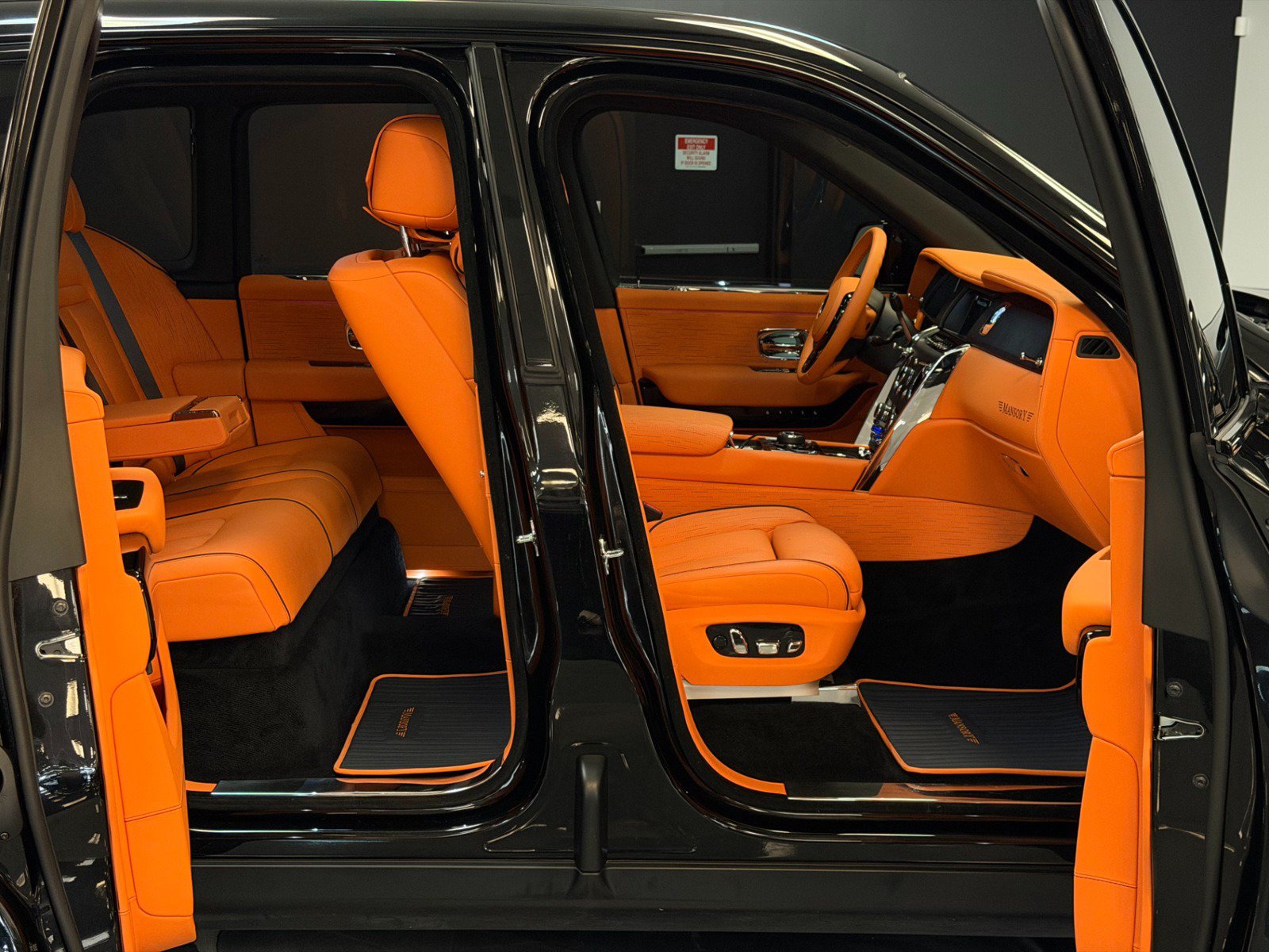 Used 2023 Rolls-Royce Cullinan AWD/4WD image 18