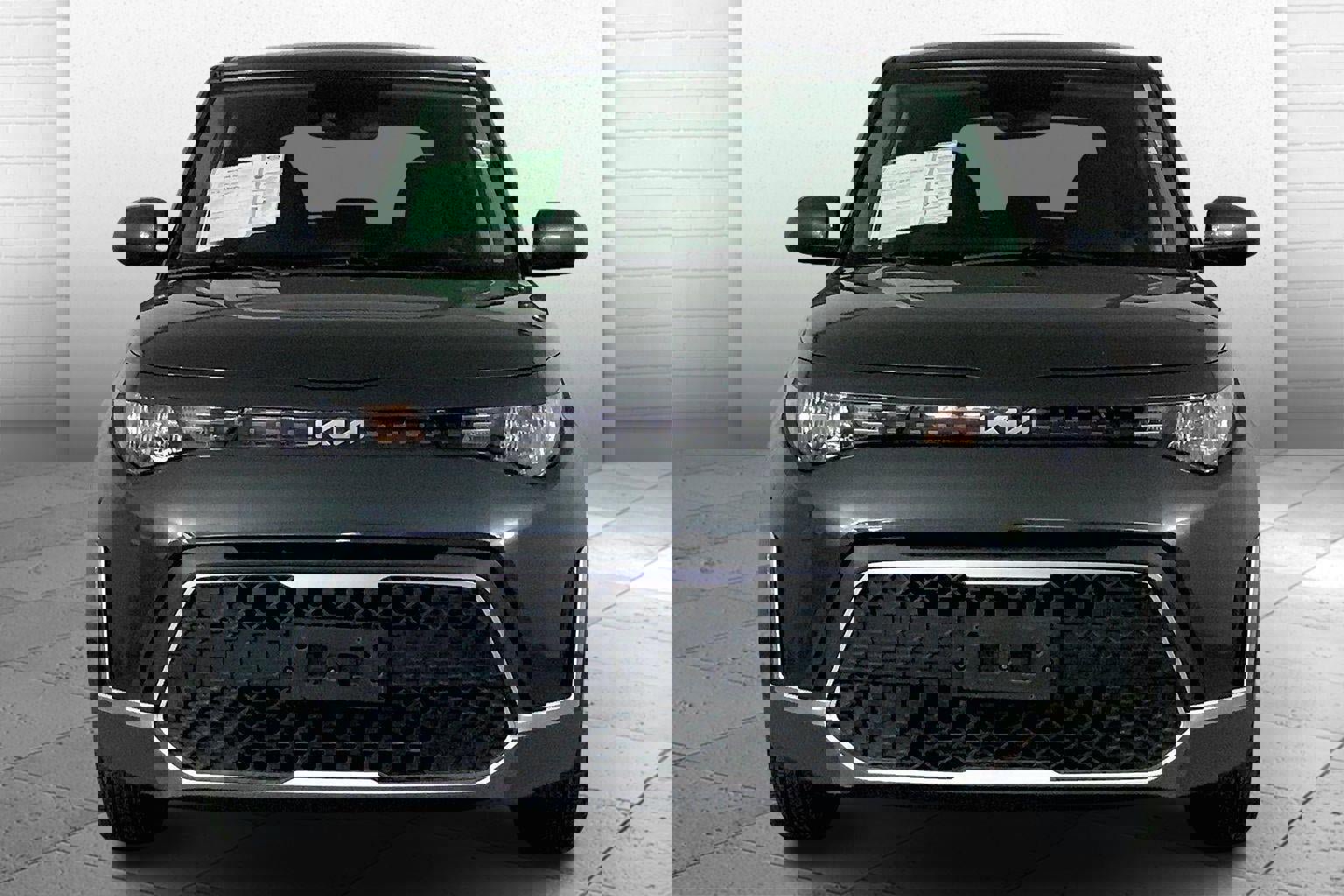 Used 2025 Kia Soul LX w/ LX Technology Package image 2