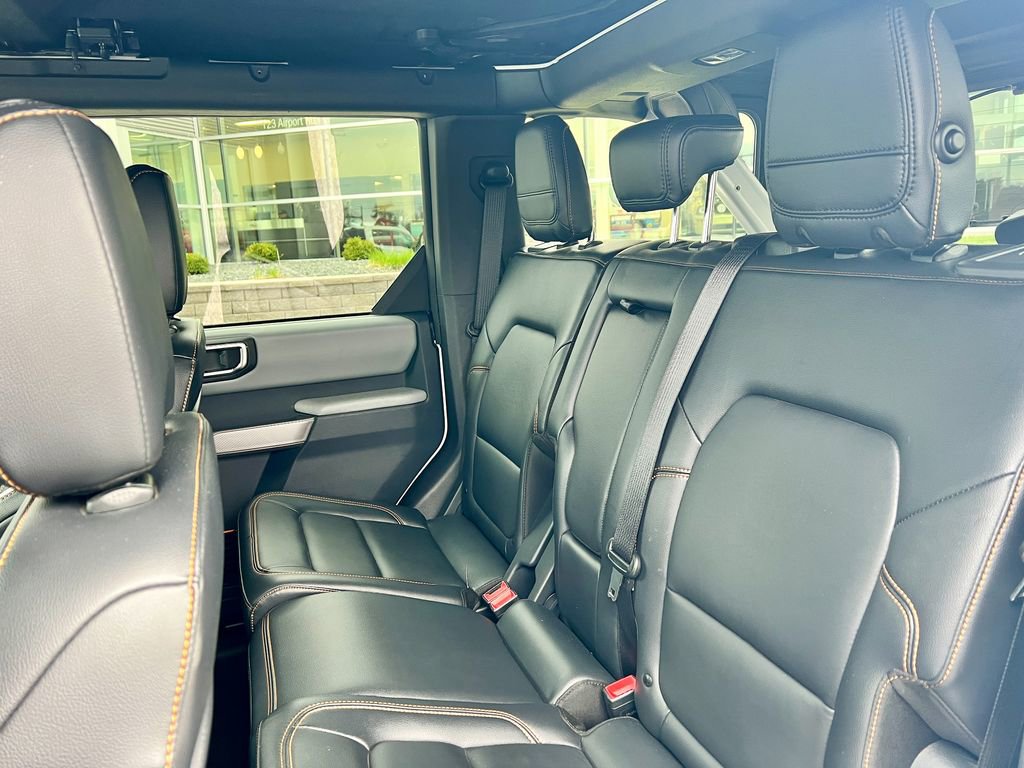 Used 2023 Ford Bronco Badlands w/ Sasquatch Package image 14