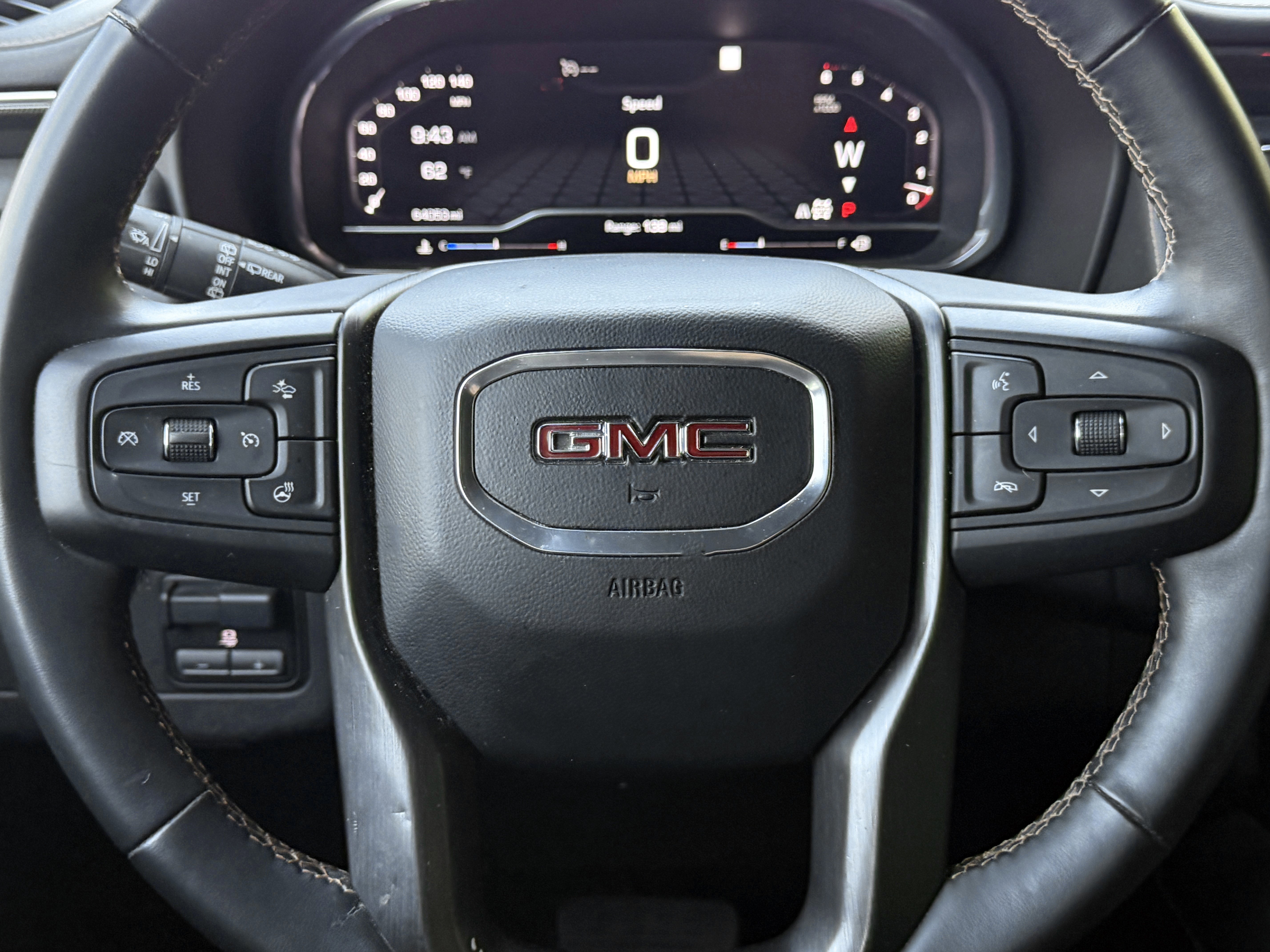 Used 2023 GMC Yukon XL AT4 w/ Technology Package AWD/4WD image 19