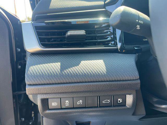 Certified 2026 Toyota Camry Hybrid FWD image 15