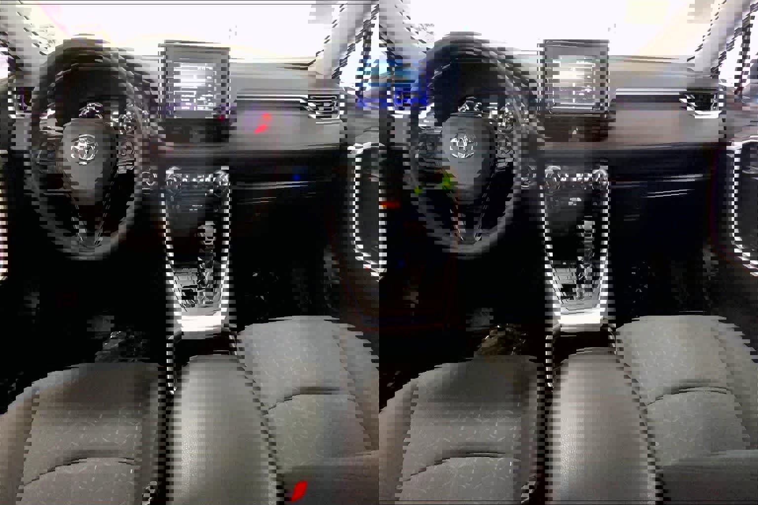 Used 2022 Toyota RAV4 XLE image 9