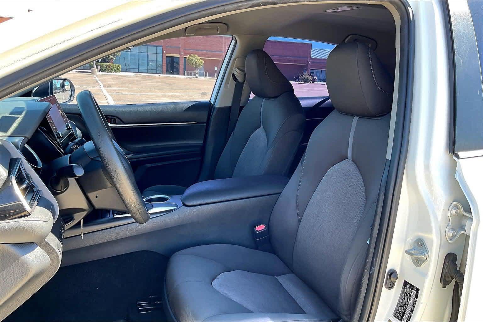 Used 2021 Toyota Camry LE FWD image 10