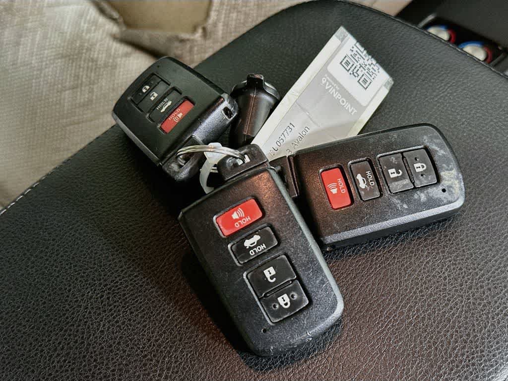 Used 2013 Toyota Avalon Limited FWD image 22