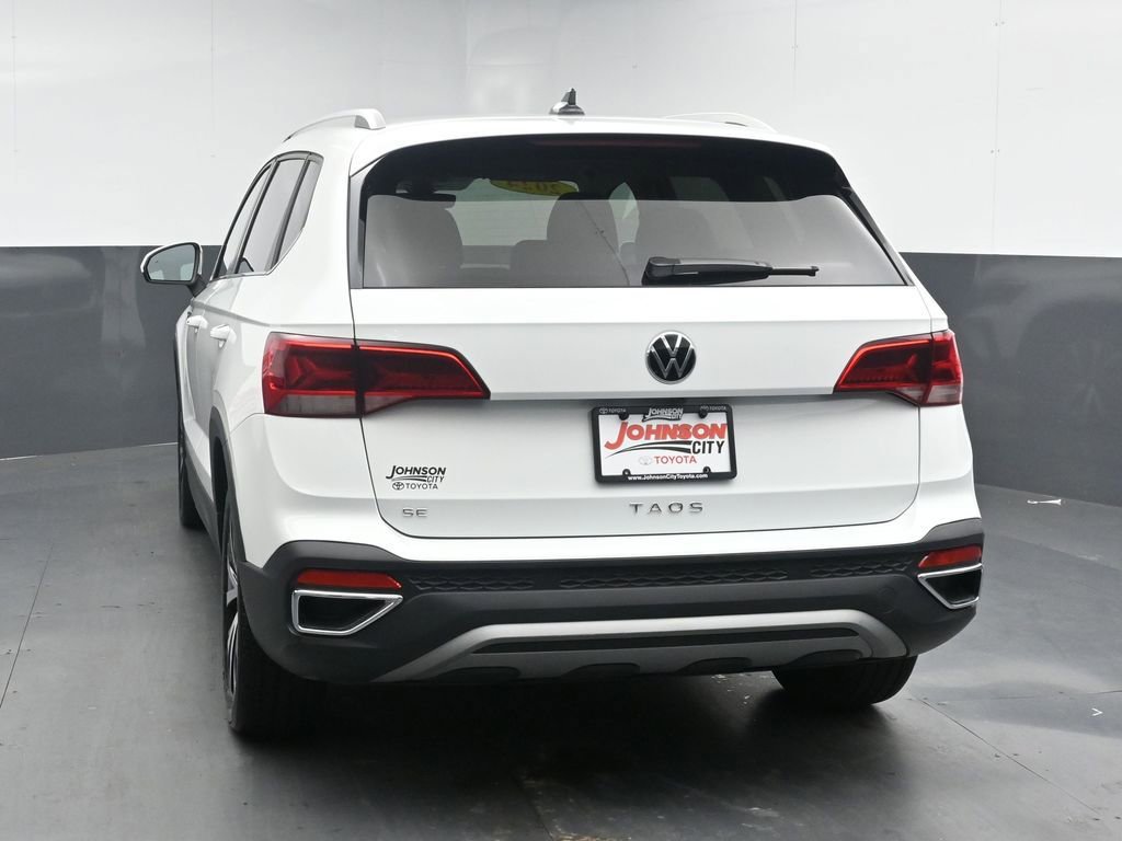 Used 2024 Volkswagen Taos SE image 6