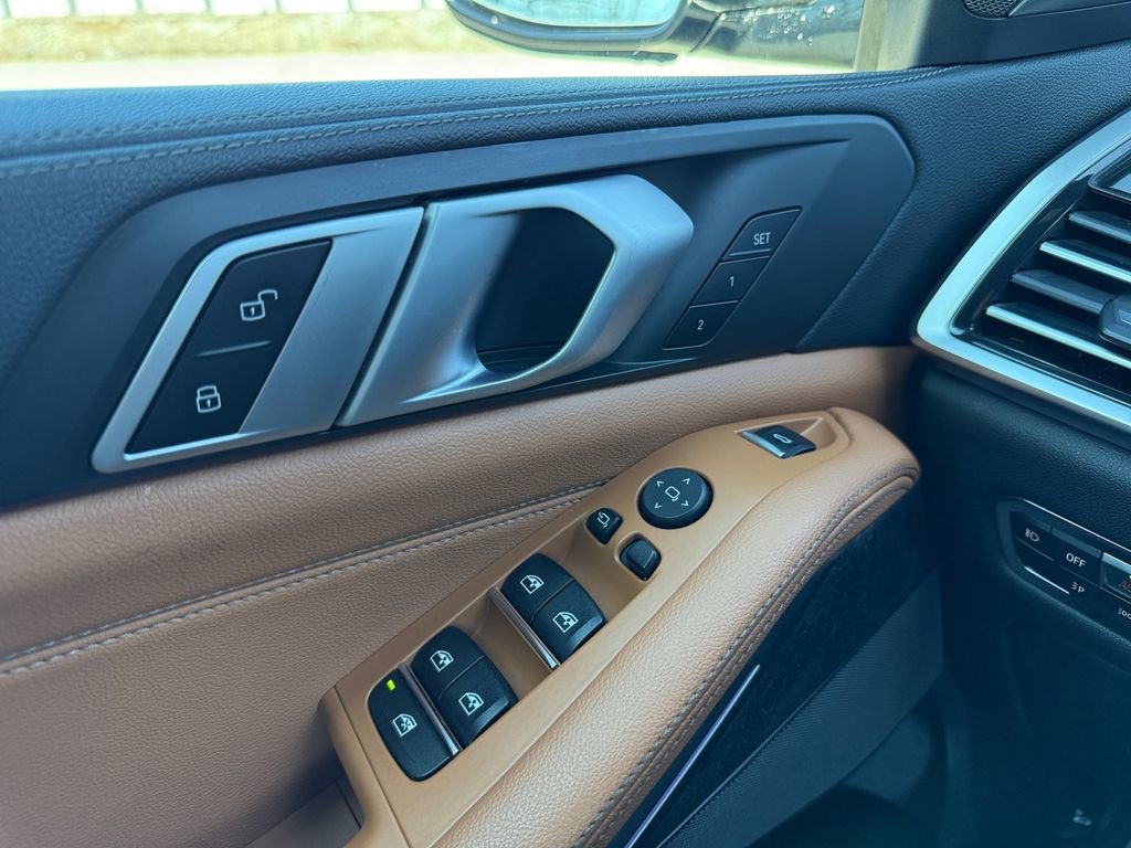 Used 2019 BMW X5 xDrive40i w/ Convenience Package image 2