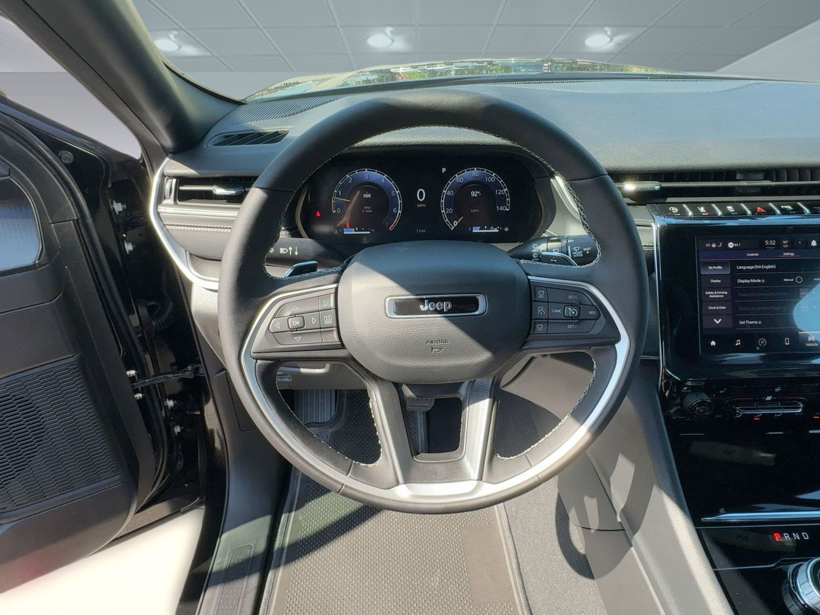 New 2025 Jeep Grand Cherokee Altitude image 27