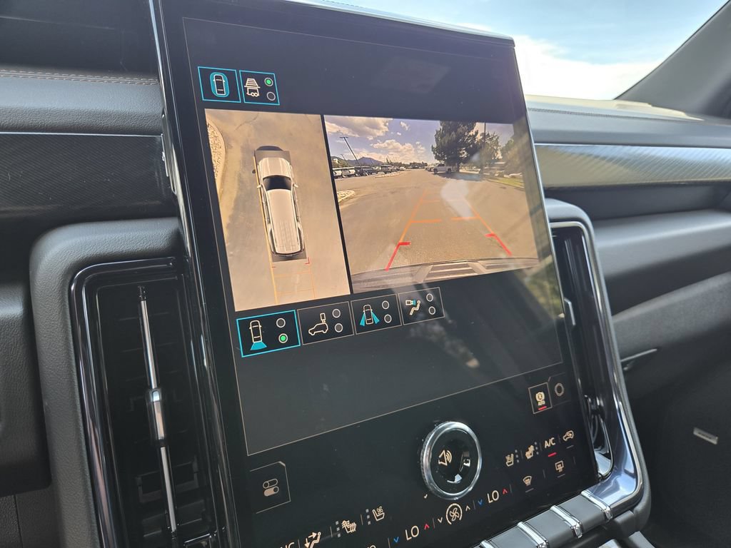 New 2026 GMC Yukon XL AT4 w/ AT4 Premium Package AWD/4WD image 12