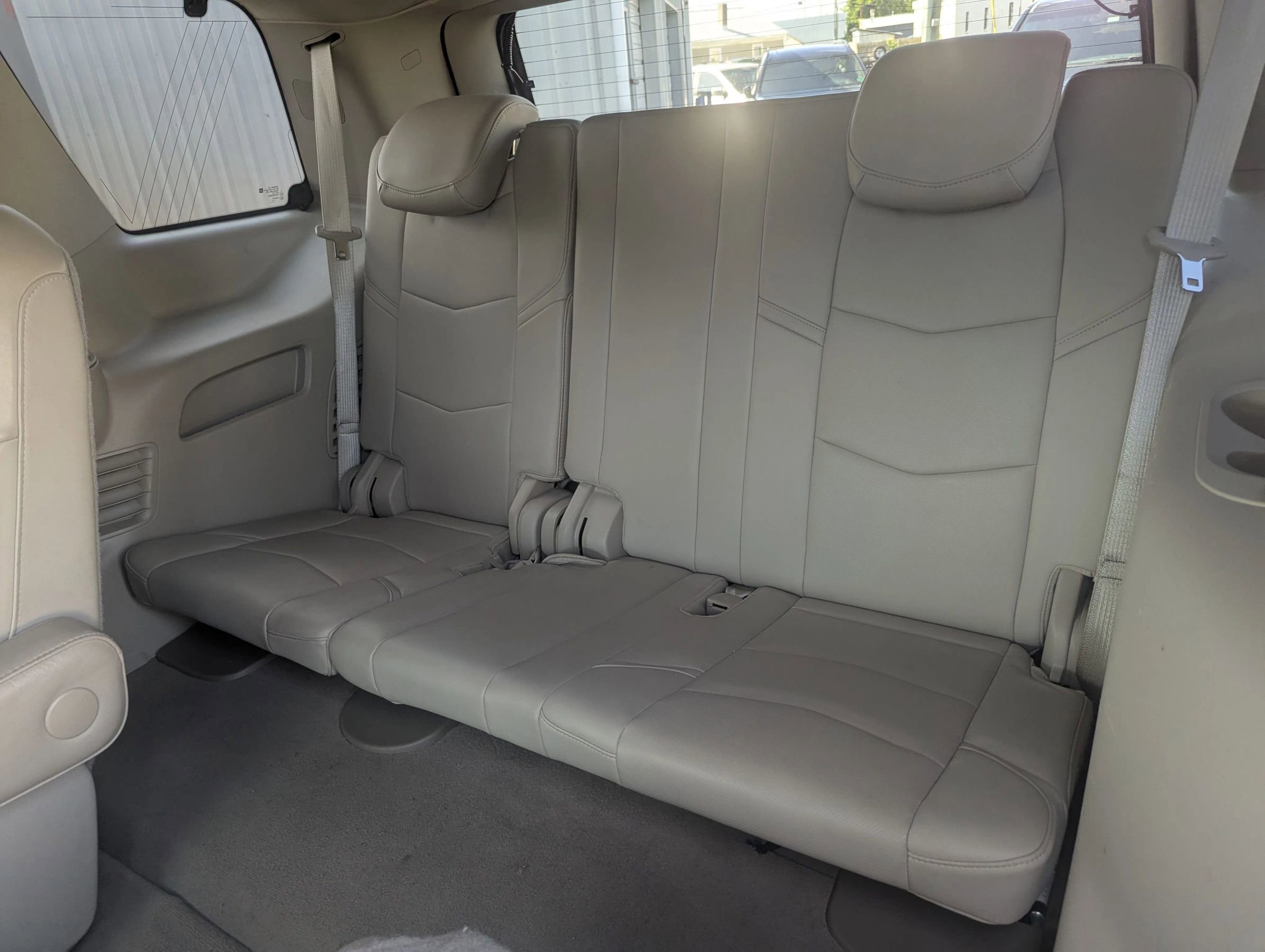 Used 2017 Cadillac Escalade Luxury image 23