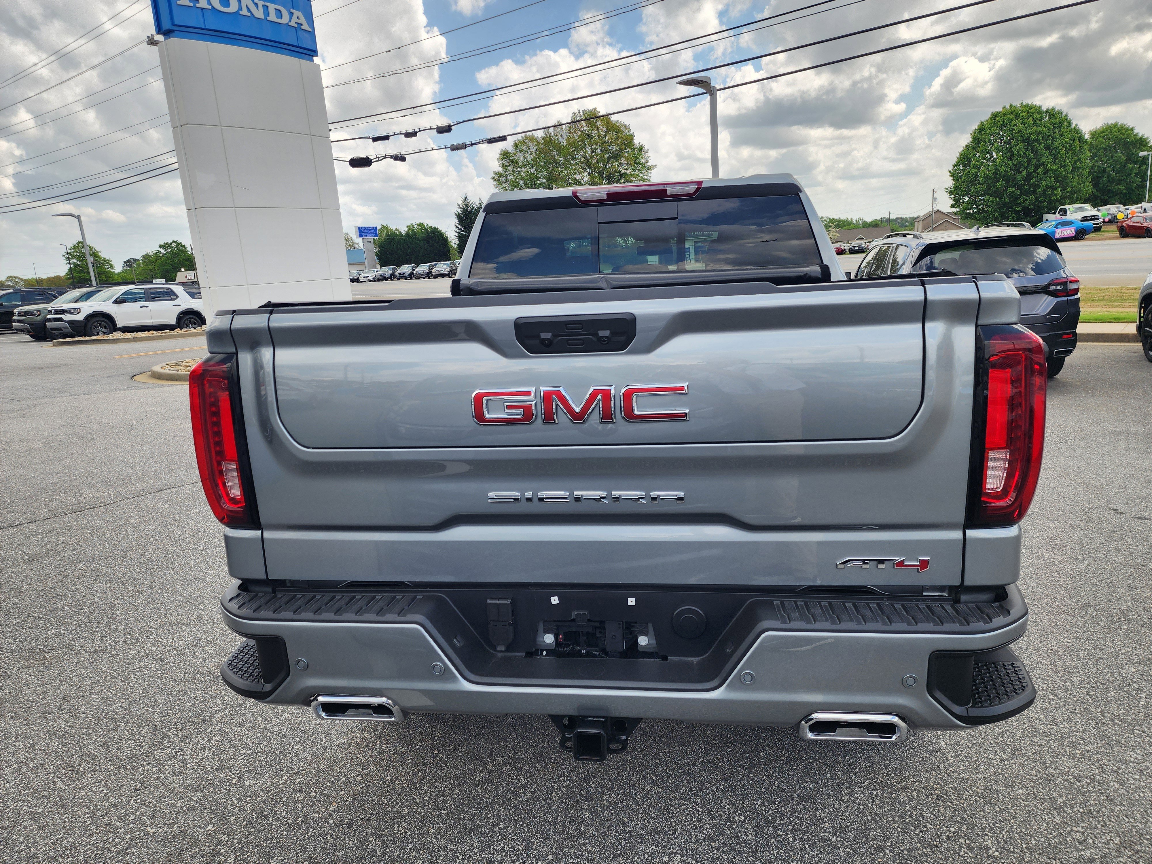 Used 2025 GMC Sierra 1500 AT4 w/ AT4 Premium Package image 5