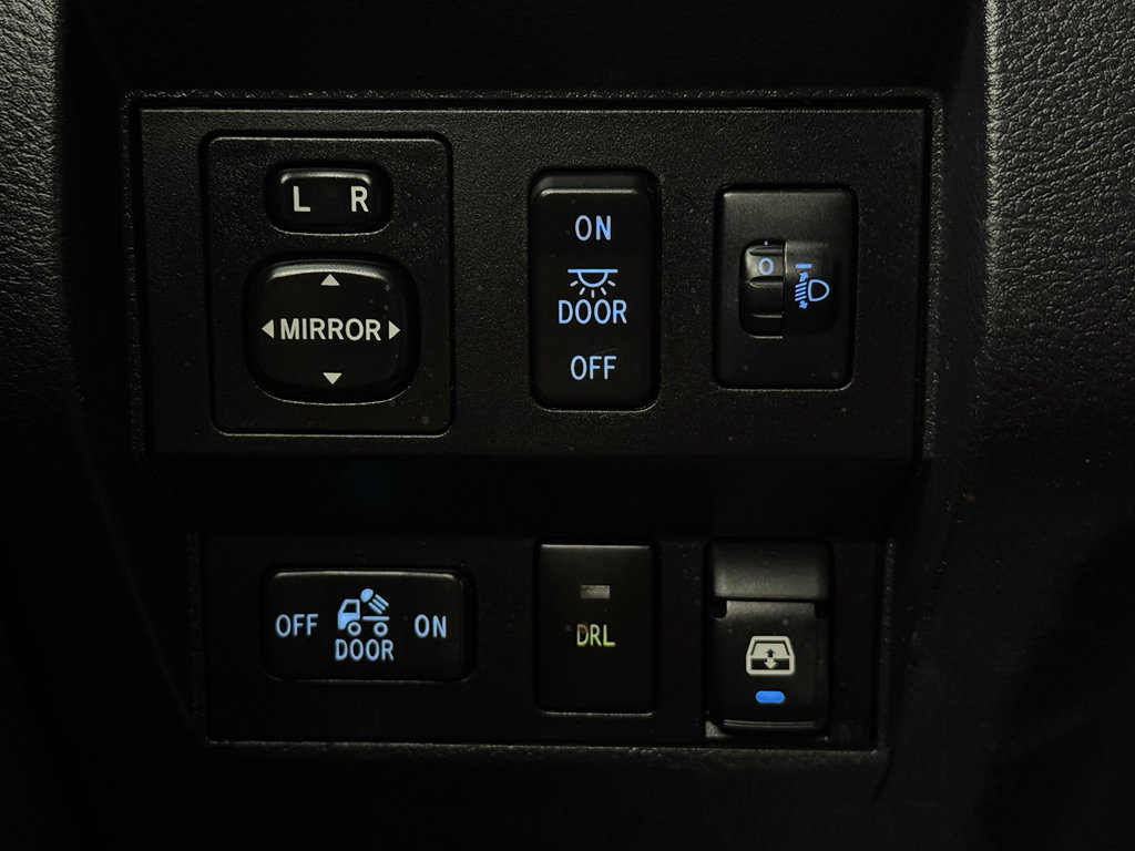 Used 2017 Toyota Tundra SR5 w/ SR5 Upgrade Package image 27