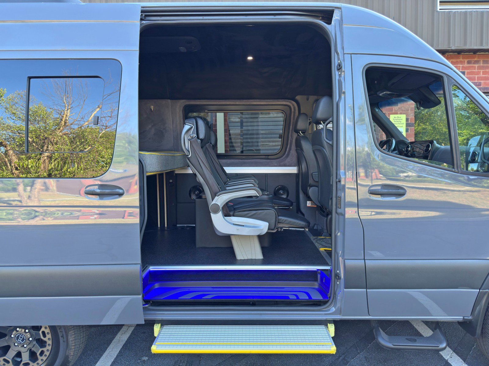 Used 2021 Mercedes-Benz Sprinter 2500 w/ Comfort Plus Package image 42