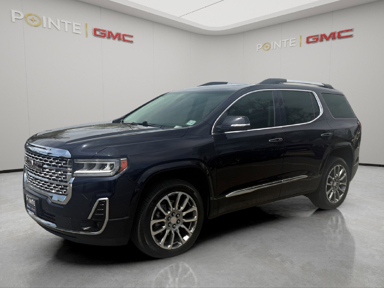 Used 2022 GMC Acadia Denali w/ Denali Technology Package image 3