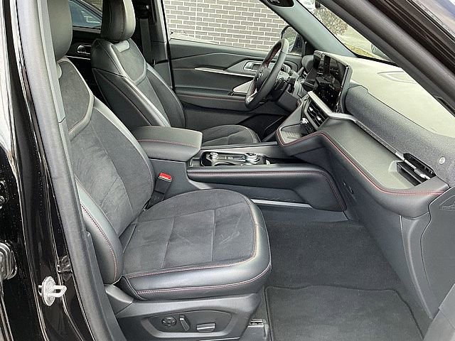 Used 2025 Ford Explorer ST w/ Sun And Sound Package image 22