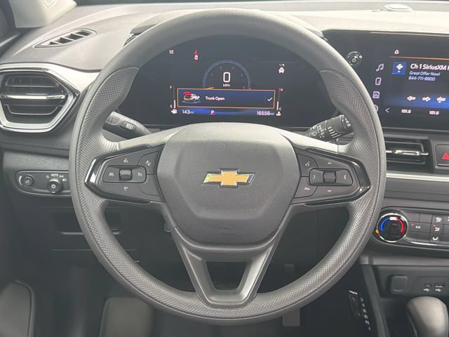 Used 2025 Chevrolet TrailBlazer LS FWD image 23