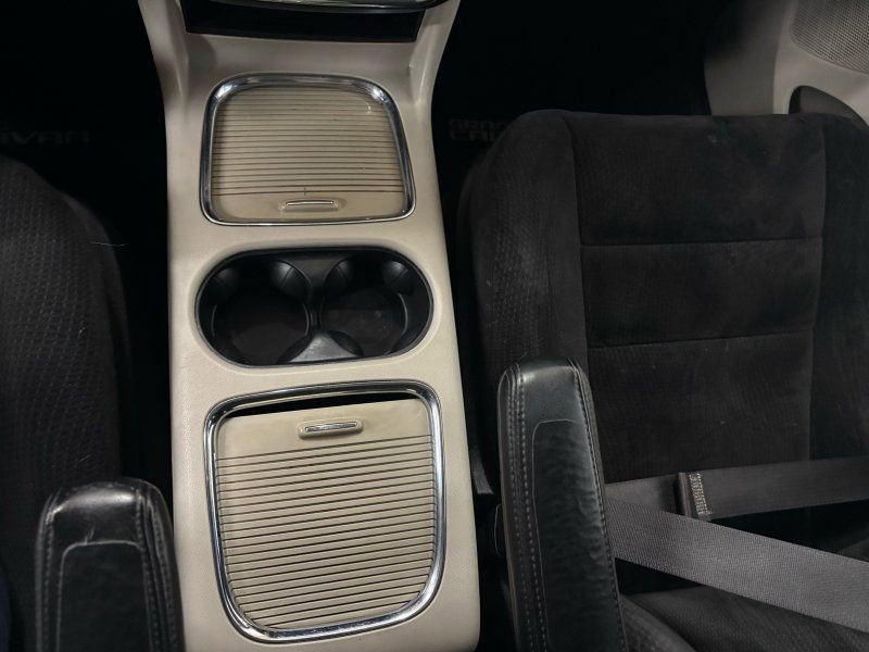 Used 2014 Dodge Grand Caravan SXT w/ Rear Park Assist Package image 14