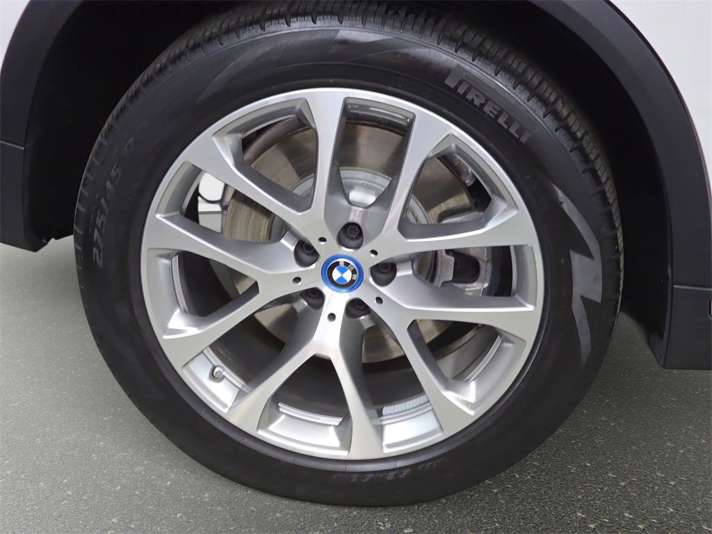 Used 2024 BMW X5 xDrive50e w/ Parking Assistance Package image 35