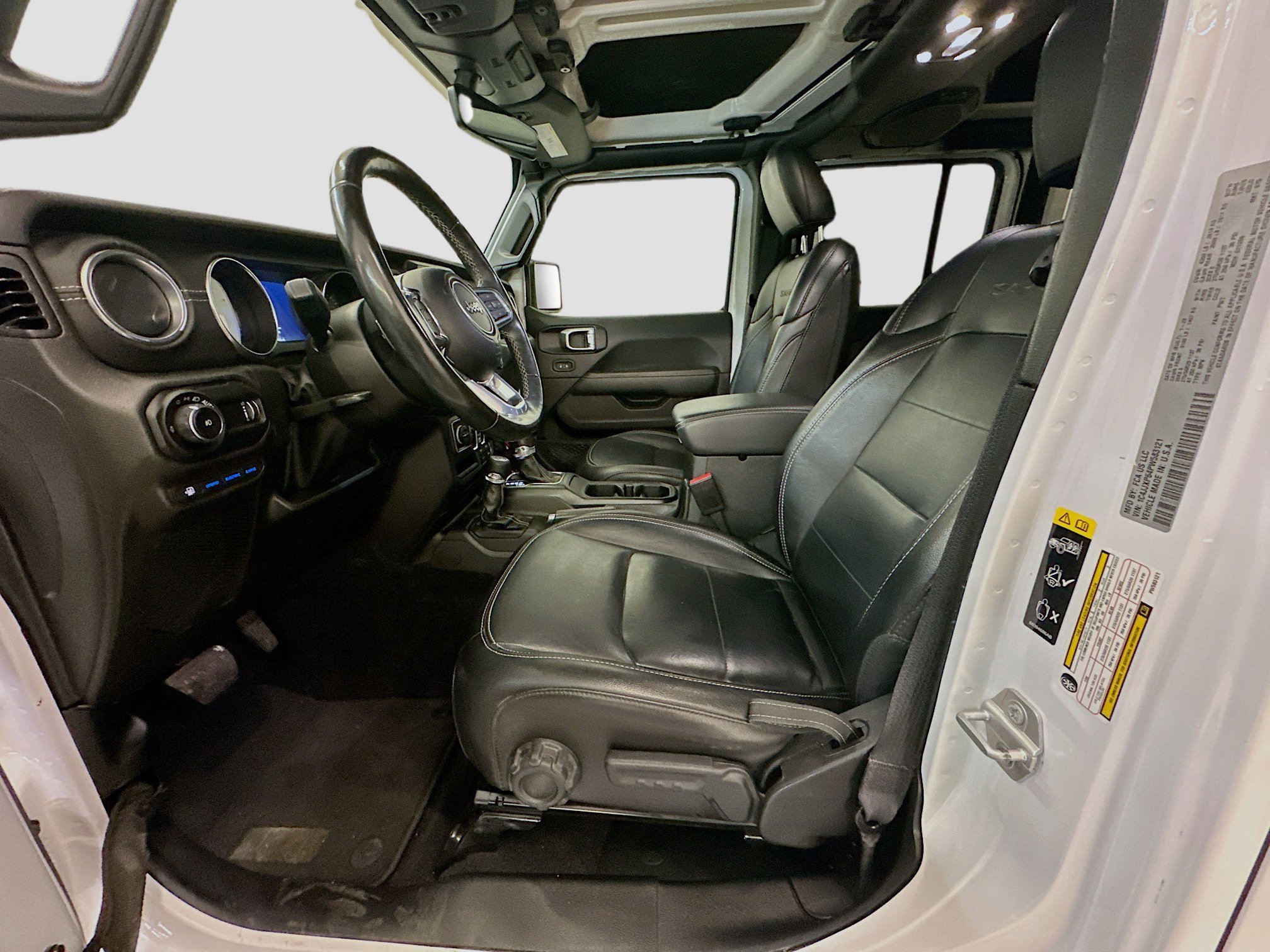 Used 2023 Jeep Wrangler Sahara w/ Cold Weather Group image 13