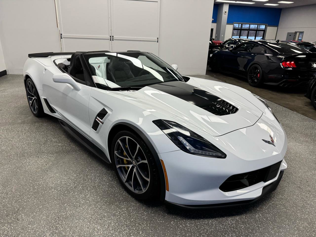 Used 2019 Chevrolet Corvette Grand Sport w/ Z07 Performance Package RWD image 3