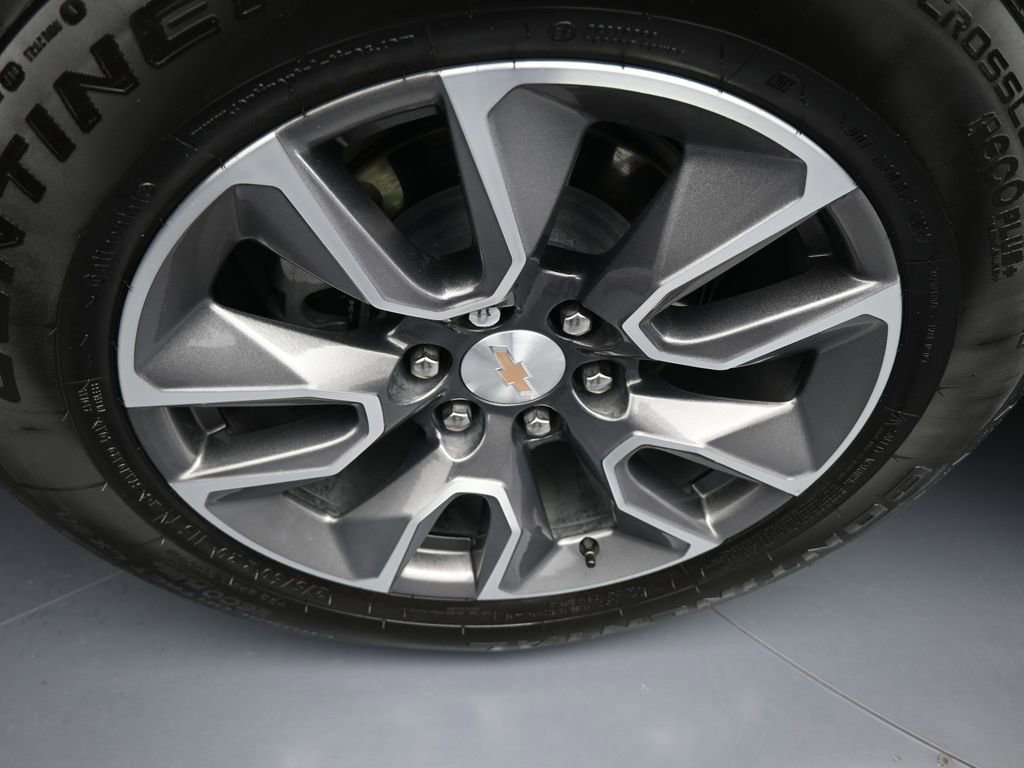 Used 2024 Chevrolet Suburban LT image 46