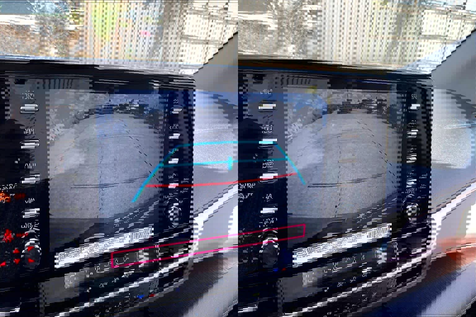 Used 2024 Toyota Sienna XLE FWD image 50