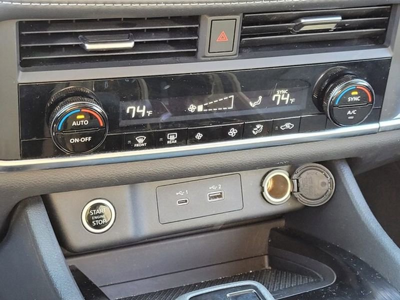 Used 2023 Nissan Rogue SV image 20