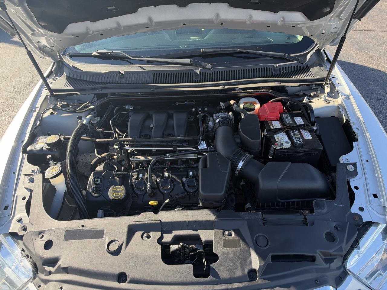 Used 2018 Ford Taurus SE FWD image 27